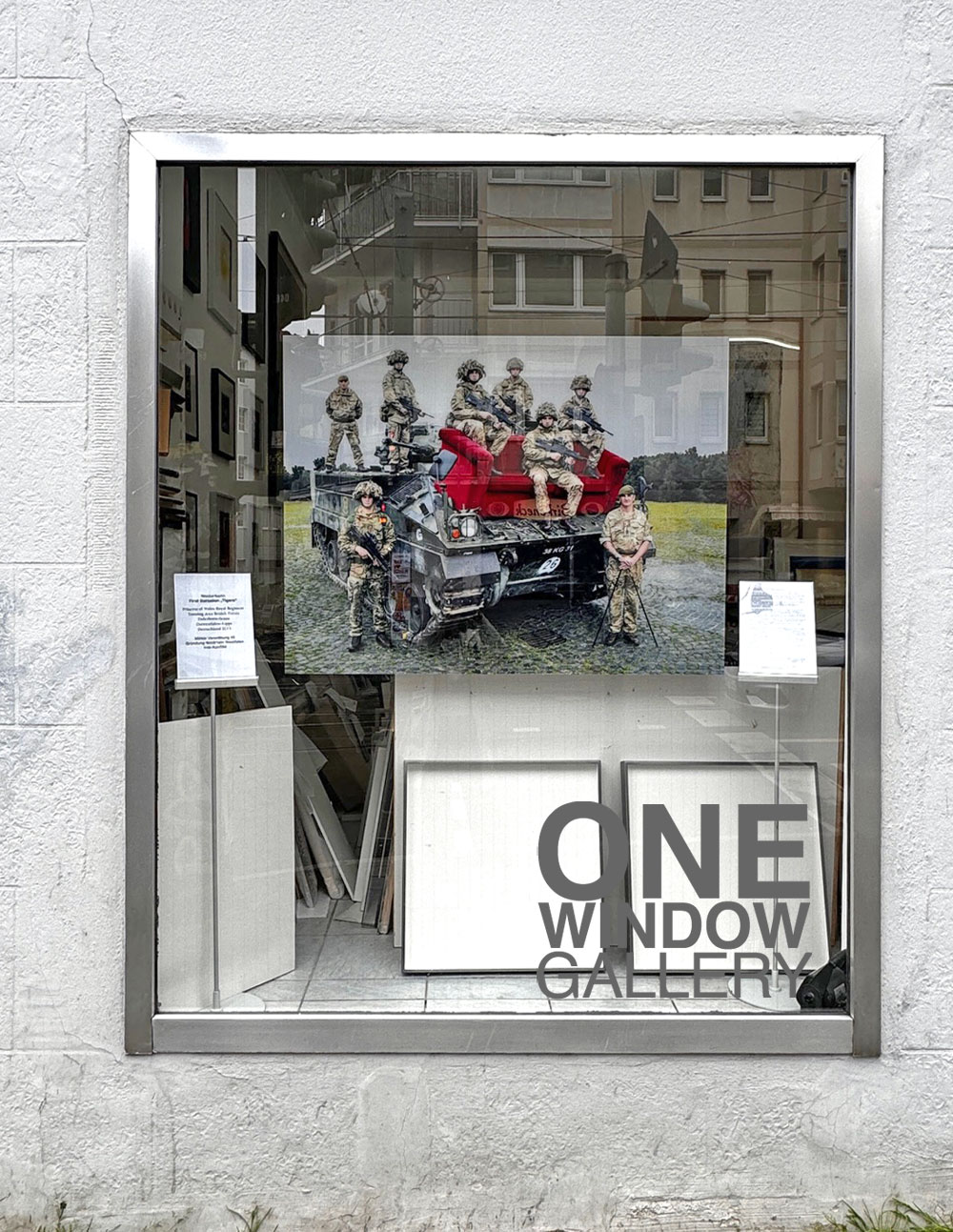 Horst Wackerbarth: The Red Couch